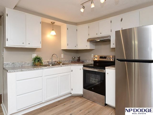 7066 Binney Street, Omaha, NE 68104
