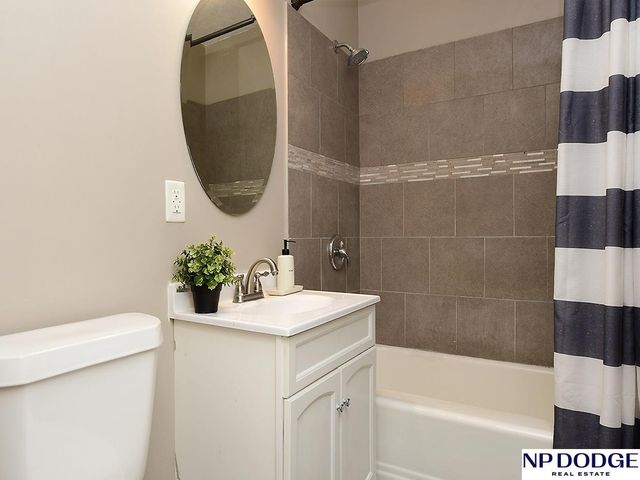 7066 Binney Street, Omaha, NE 68104
