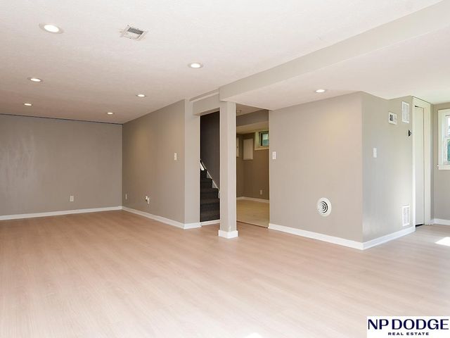 7066 Binney Street, Omaha, NE 68104