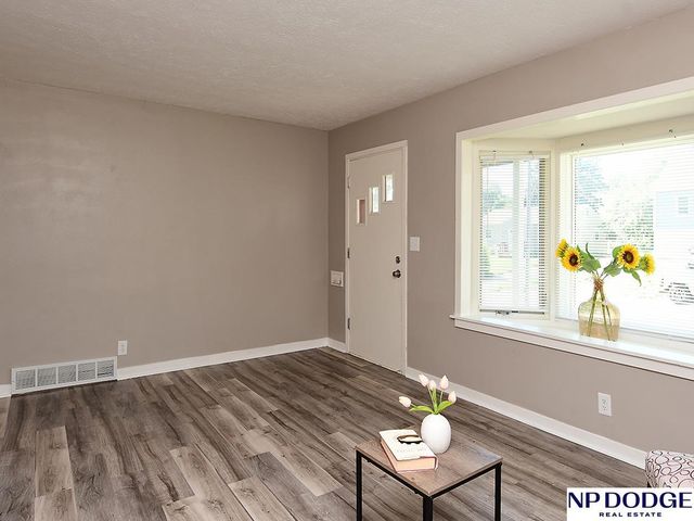 7066 Binney Street, Omaha, NE 68104