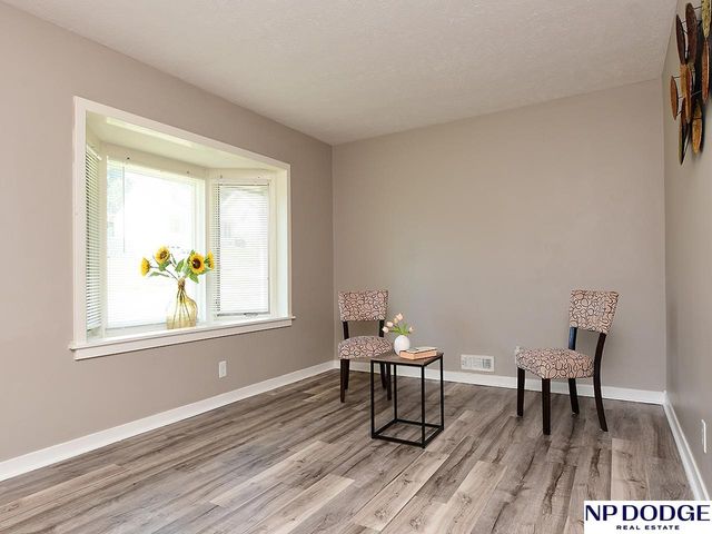 7066 Binney Street, Omaha, NE 68104