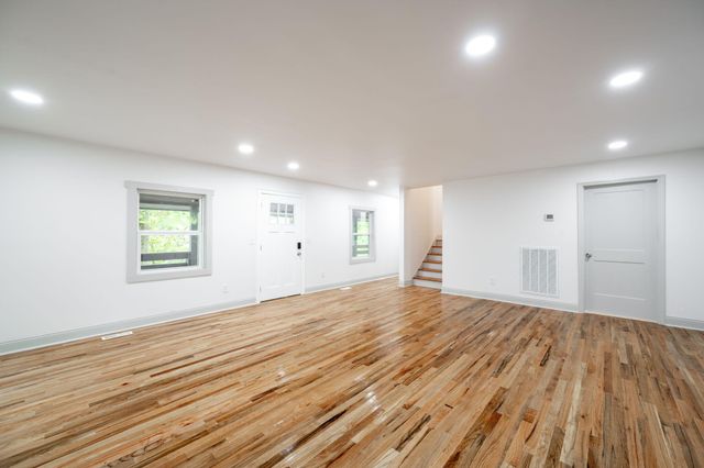 757 W Schmitt Road, Rossville, GA 30741