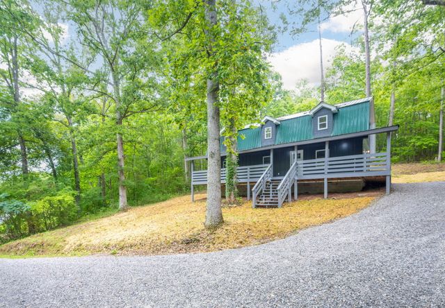 757 W Schmitt Road, Rossville, GA 30741