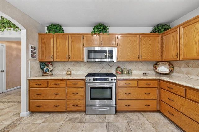 1275 Chennault Avenue, Clovis, CA 93611