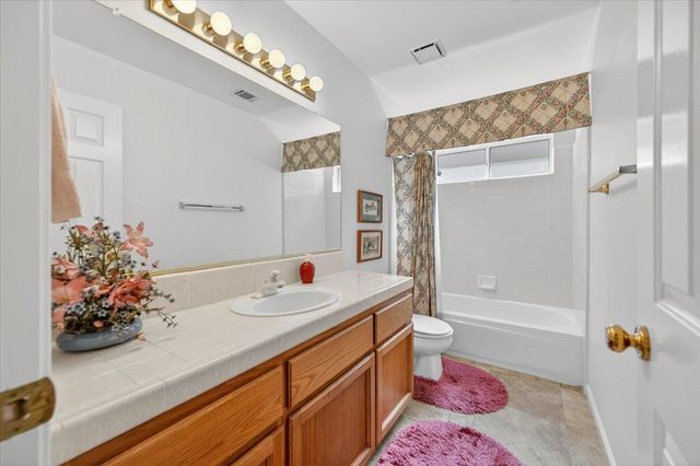 1275 Chennault Avenue, Clovis, CA 93611