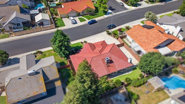 1275 Chennault Avenue, Clovis, CA 93611