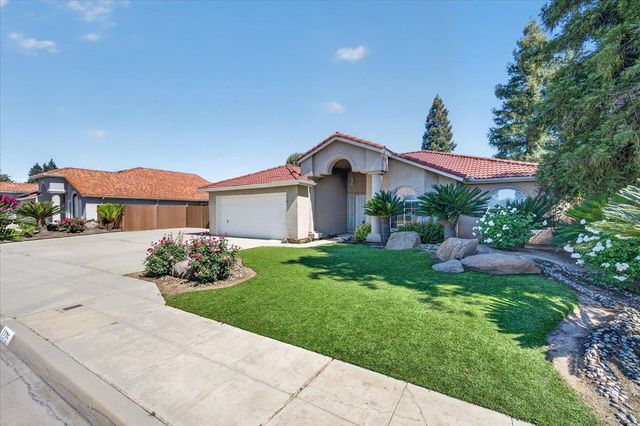 1275 Chennault Avenue, Clovis, CA 93611