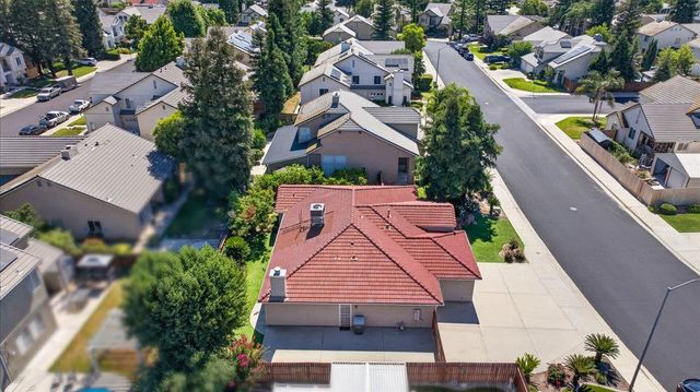 1275 Chennault Avenue, Clovis, CA 93611
