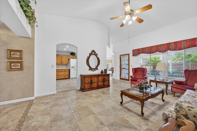 1275 Chennault Avenue, Clovis, CA 93611