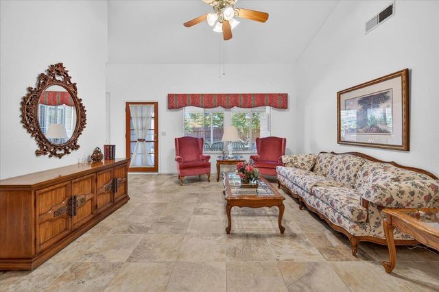 1275 Chennault Avenue, Clovis, CA 93611