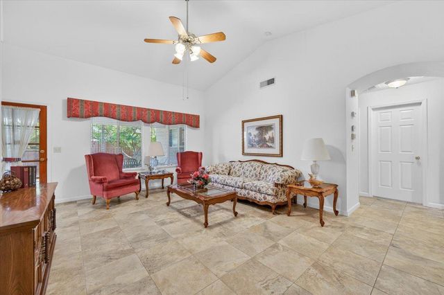 1275 Chennault Avenue, Clovis, CA 93611