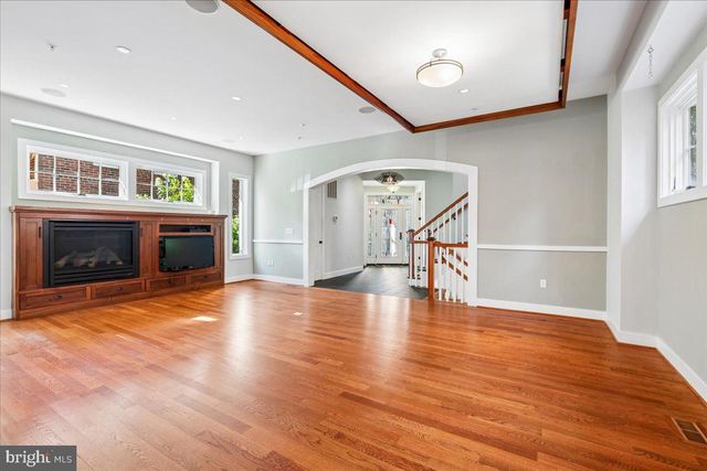5321 43RD ST NW, Washington, DC 20015