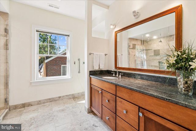 5321 43RD ST NW, Washington, DC 20015