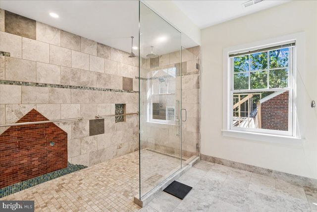 5321 43RD ST NW, Washington, DC 20015