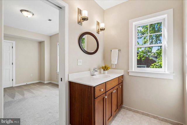 5321 43RD ST NW, Washington, DC 20015