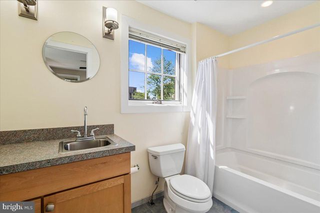 5321 43RD ST NW, Washington, DC 20015