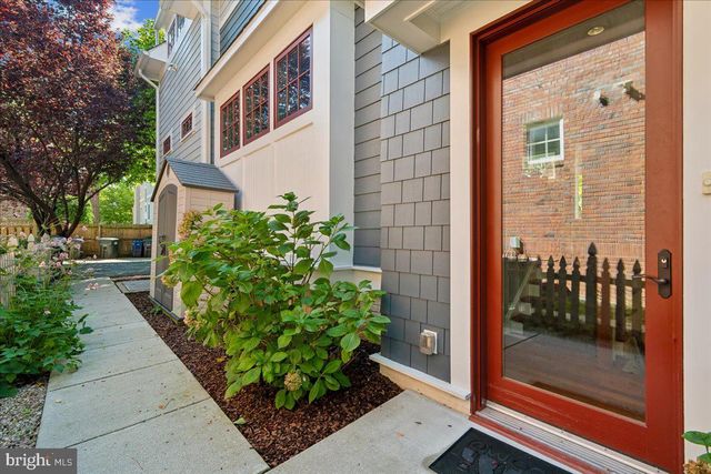 5321 43RD ST NW, Washington, DC 20015
