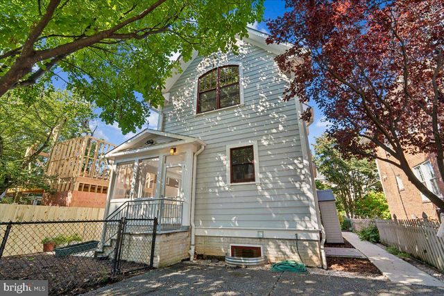 5321 43RD ST NW, Washington, DC 20015