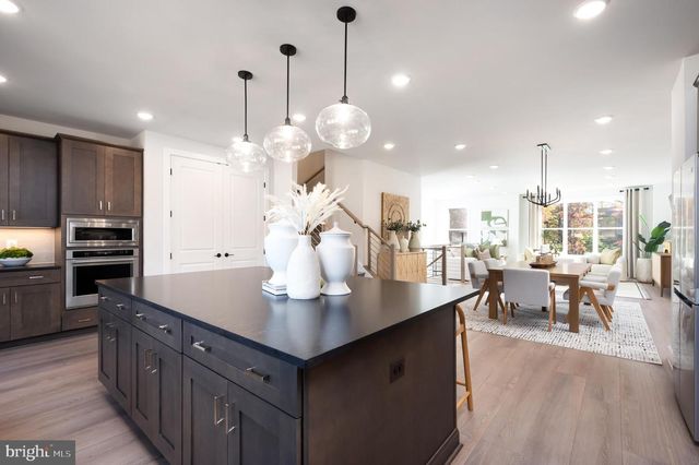 1610 FELLOWSHIP SQ, Reston, VA 20190