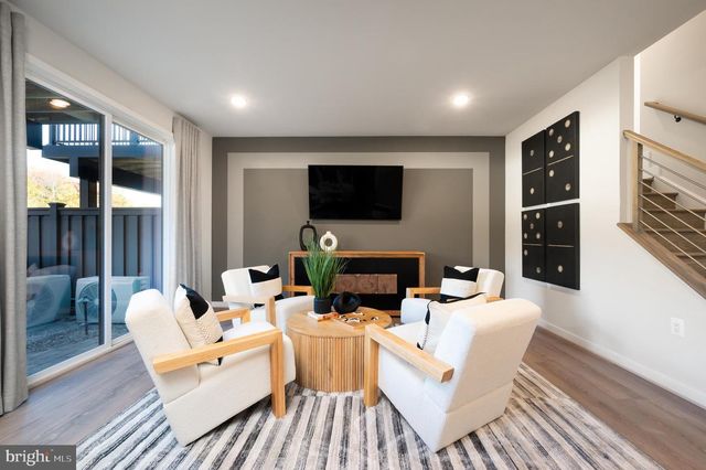 1610 FELLOWSHIP SQ, Reston, VA 20190