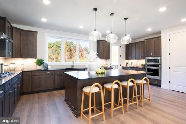 1610 FELLOWSHIP SQ, Reston, VA 20190