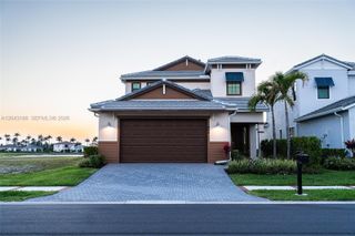 449 SE Fascino Cir, Port St. Lucie, FL 34984