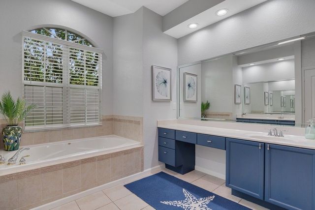 345 21st Court SW, Vero Beach, FL 32962
