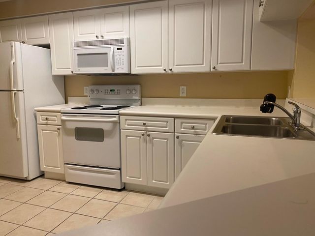 2730 Anzio Court 204, Palm Beach Gardens, FL 33410