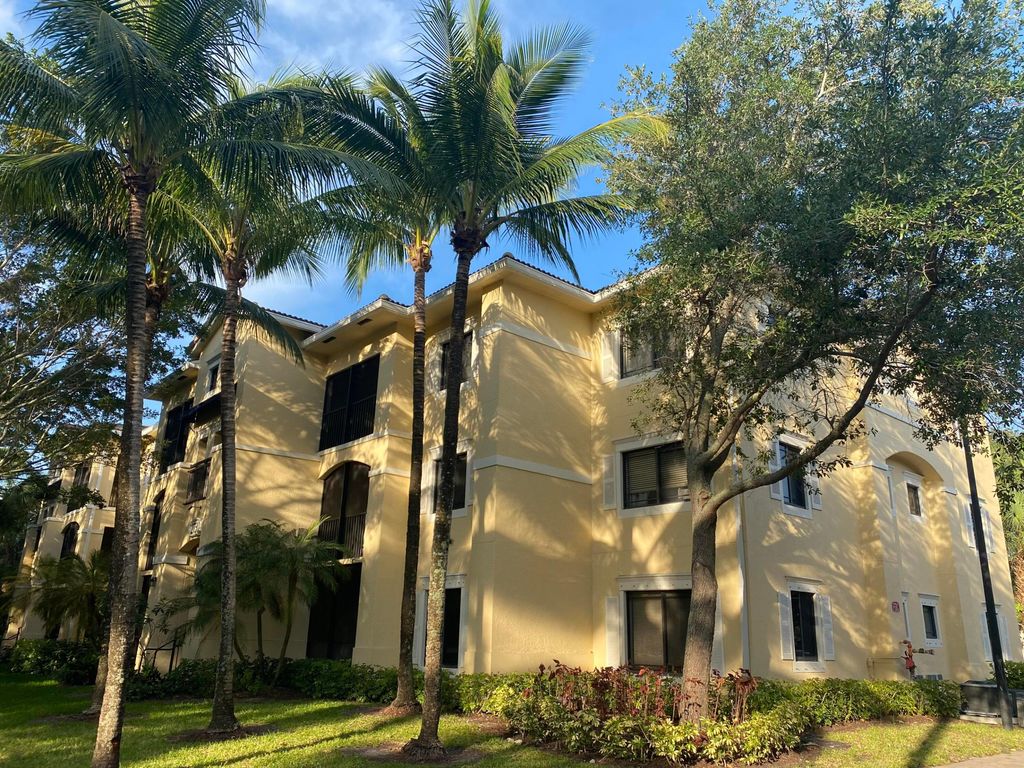 2730 Anzio Court 204, Palm Beach Gardens, FL 33410