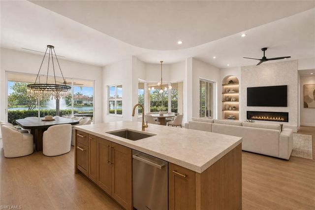 499 Terracina WAY, Naples, FL 34119