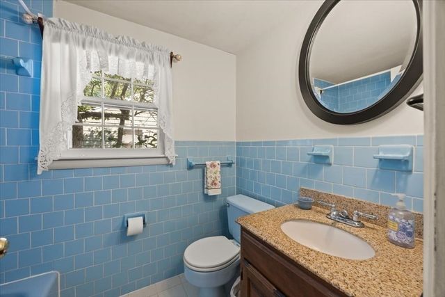 51 Temple Rd, Marshfield, MA 02050