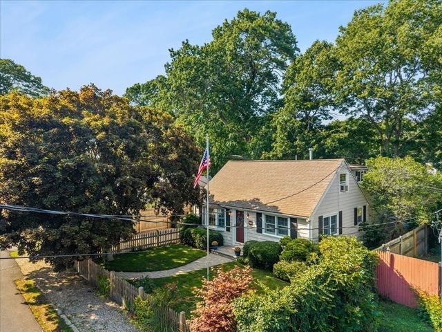 51 Temple Rd, Marshfield, MA 02050