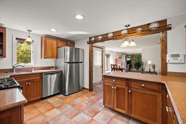 51 Temple Rd, Marshfield, MA 02050