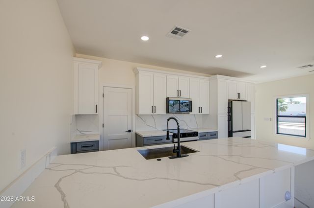 920 E Pasadena Avenue, Phoenix, AZ 85014