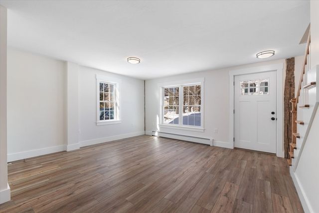 67 Maple St, Oakham, MA 01068