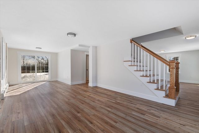 67 Maple St, Oakham, MA 01068