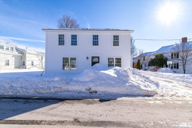 67 Maple St, Oakham, MA 01068
