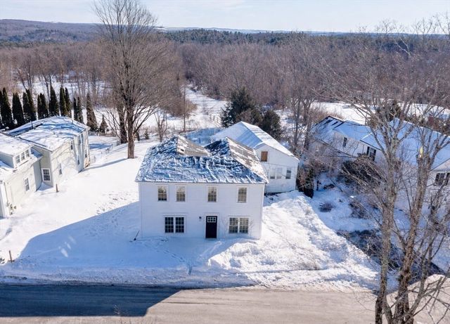 67 Maple St, Oakham, MA 01068