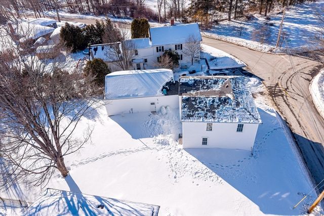 67 Maple St, Oakham, MA 01068