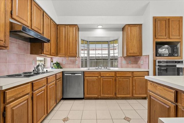 907 Noble Springs Road, Houston, TX 77062