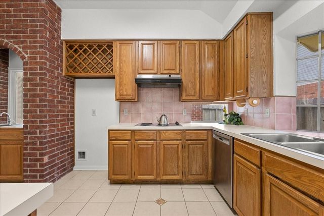 907 Noble Springs Road, Houston, TX 77062