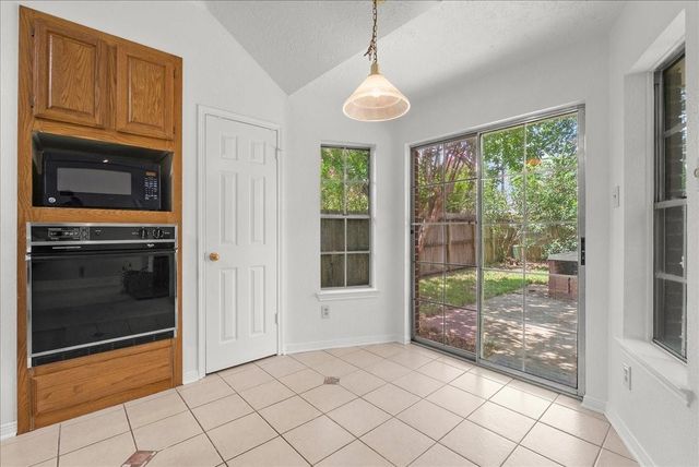 907 Noble Springs Road, Houston, TX 77062