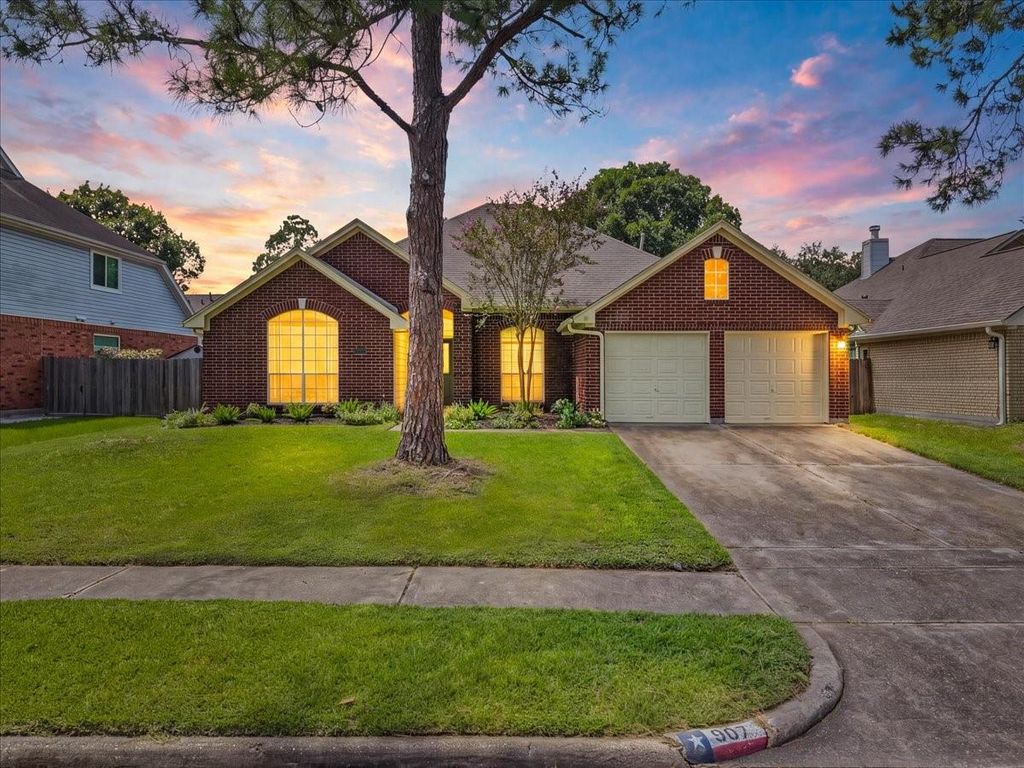 907 Noble Springs Road, Houston, TX 77062