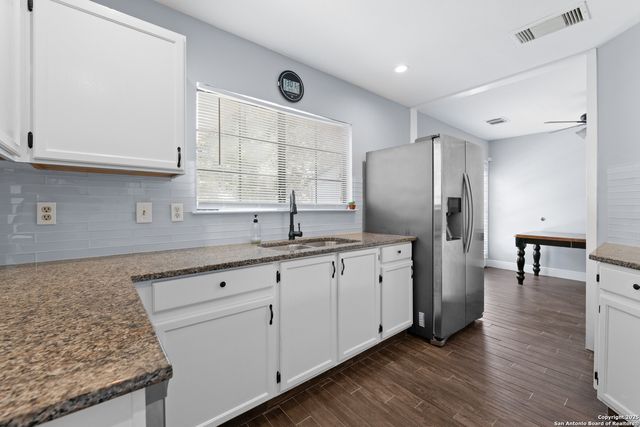 12811 Huntsman Lake Dr, San Antonio, TX 78249