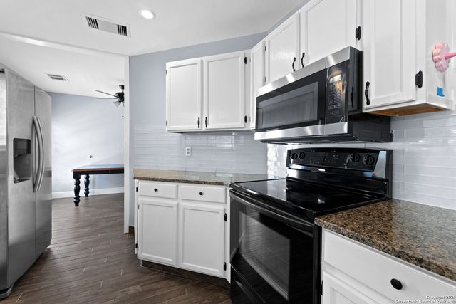 12811 Huntsman Lake Dr, San Antonio, TX 78249