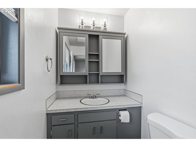 400 Nw 99TH St, Vancouver, WA 98665