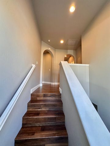 7071 E Dayton Avenue, Fresno, CA 93737