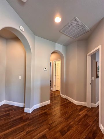 7071 E Dayton Avenue, Fresno, CA 93737