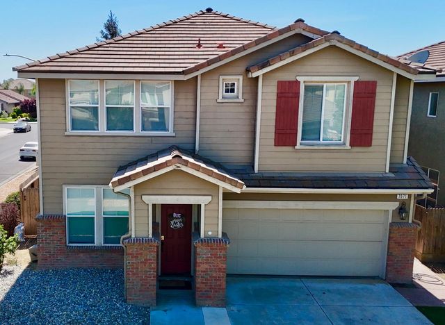 7071 E Dayton Avenue, Fresno, CA 93737