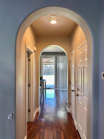 7071 E Dayton Avenue, Fresno, CA 93737